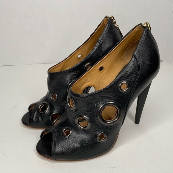 L.A.M.B Gwen Stefani high heel shoes. - Picture 2 of 11